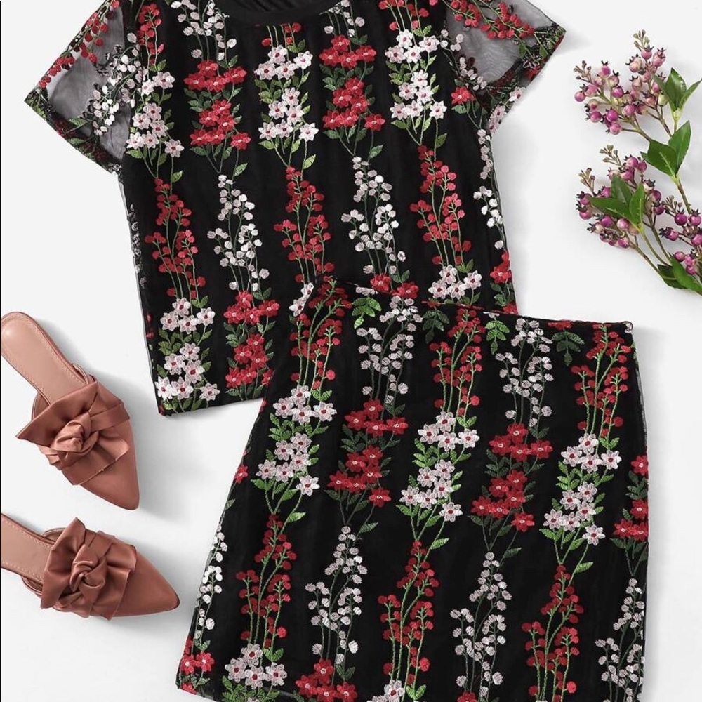 Flower Embroidery Mesh Top & Skirt SET